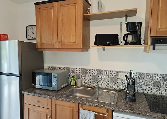 Nouvel Location D'un Bel T2 Climatise Et Meuble Au Rdch Avec Piscine Dans Les Melody *