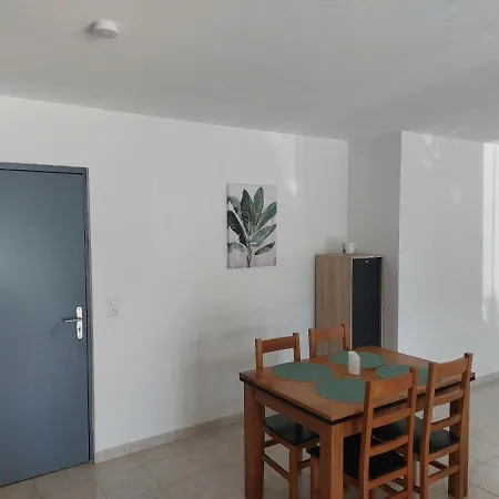 Nouvel Location D'un Bel T2 Climatise Et Meuble Au Rdch Avec Piscine Dans Les Melody *