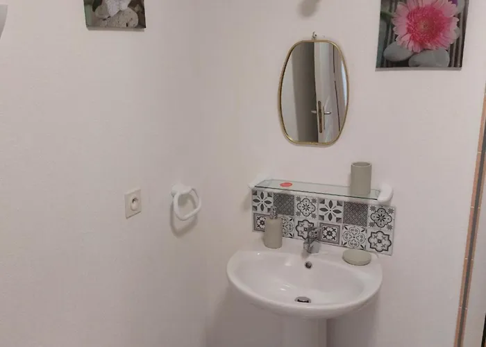 Nouvel Location D'un Bel T2 Climatisé Et Meublé Au Rdch Avec Piscine Dans Les Melody * Santa-Maria-Poggio (Corsica)