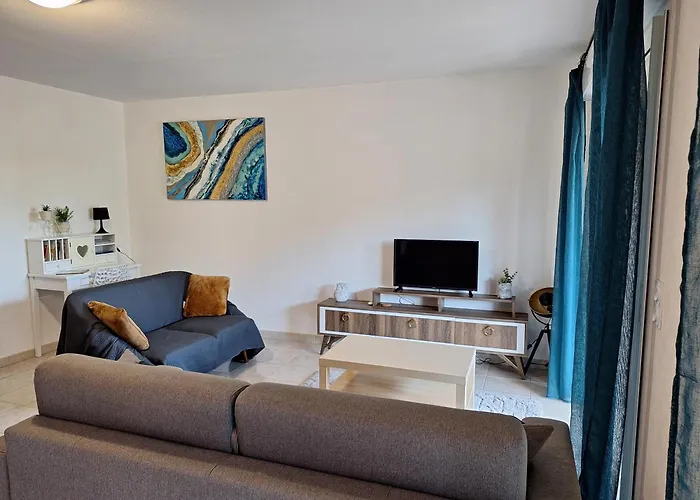 Melody Residence: Cozy T2 With Ac And Pool Apartment Santa-Maria-Poggio (Corsica)